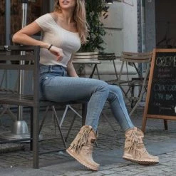 Mollyshoe Vintage Tassel Stone-Washed Boots