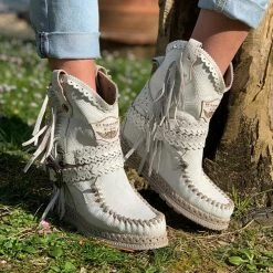 Mollyshoe Vintage Tassel Stone-Washed Boots
