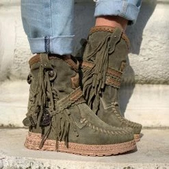 Mollyshoe Vintage Tassel Stone-Washed Boots