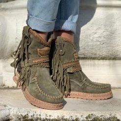 Mollyshoe Vintage Tassel Stone-Washed Boots