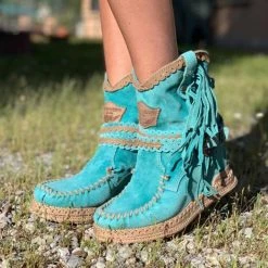 Mollyshoe Vintage Tassel Stone-Washed Boots