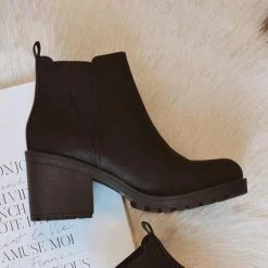 Mollyshoe Patent Leather Slip-On Ankle Boots