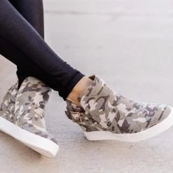 Mollyshoe Wedge Heel Camo Sneakers