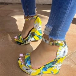 Weekly Best Seller Mollyshoe Printed Tropical Style Platform Sandals