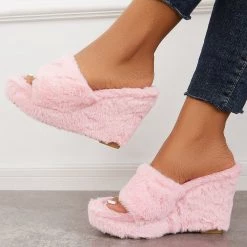 Mollyshoe Round Toe Fluffy Wedge Slippers