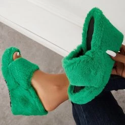 Mollyshoe Round Toe Fluffy Wedge Slippers