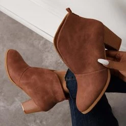 Mollyshoe Retro Western V Cut Ankle Boots