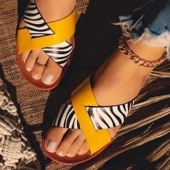 Mollyshoe Casual Overlapping Slippers 8 Mollyshoe Casual Overlapping Slippers