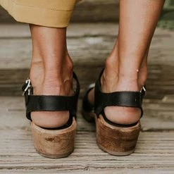 Mollyshoe Ankle Strap Chunky Heel Low Platform Sandals