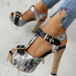 Mollyshoe Flower Print Peep Toe Platform Chunky Heels 34 Mollyshoe Flower Print Peep Toe Platform Chunky Heels
