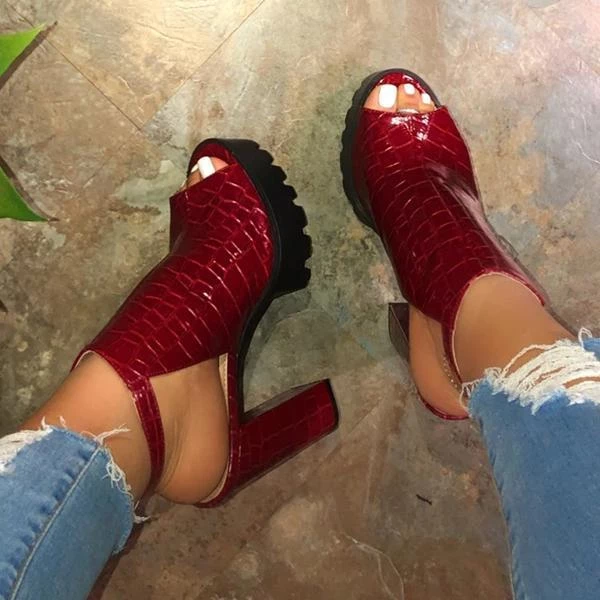 Mollyshoe Slip-On Entry Gold Buckle Heels 5 Mollyshoe Slip-On Entry Gold Buckle Heels