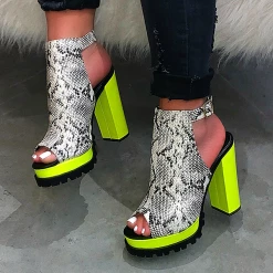 Mollyshoe PU Leather Chunky Heels 9 Mollyshoe PU Leather Chunky Heels