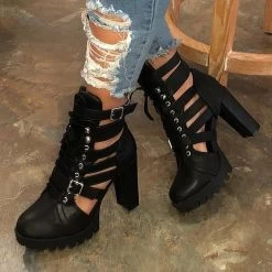 Mollyshoe Round Toe Chunky Plain Hasp Heels