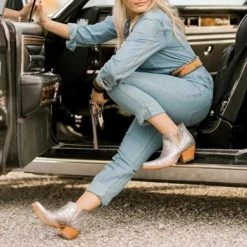 Mollyshoe Women's Western Distressed Leather Boots