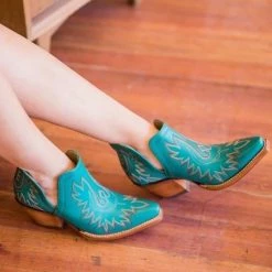 Mollyshoe Women's Western Distressed Leather Boots