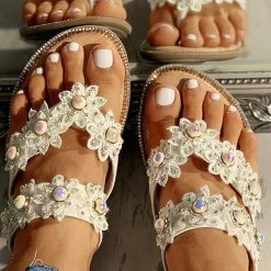 Sandals Mollyshoe Studded Toe Post Flat Slippers